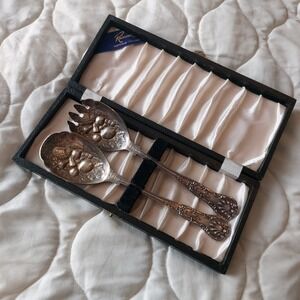 Raimond Sheffield England Silver Plate Fruit Repousse Salad Serving Set in Box